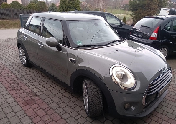 MINI Cooper cena 64700 przebieg: 67100, rok produkcji 2017 z Gołańcz małe 667
